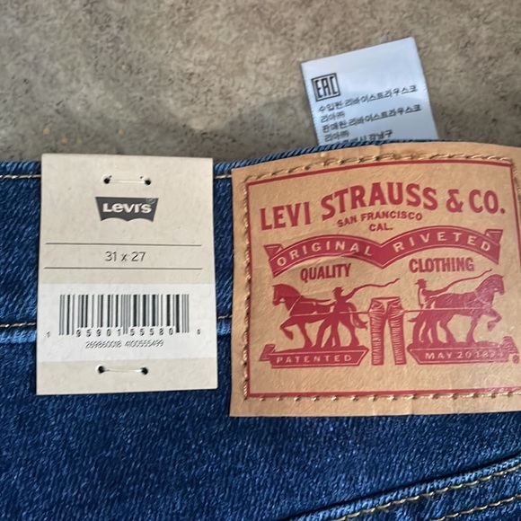 Levi’s Mom Jeans- High Rise in Winter Cloud #hostpick - Picture 8 of 9